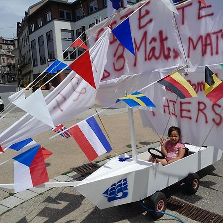 La Chaloupe 4 Panzió Thiers Kültér fotó