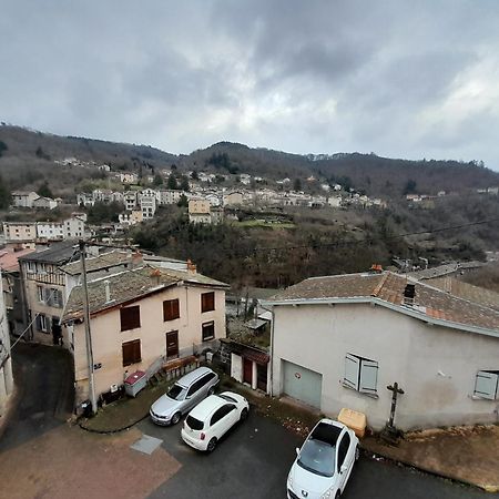 La Chaloupe 4 Panzió Thiers Kültér fotó