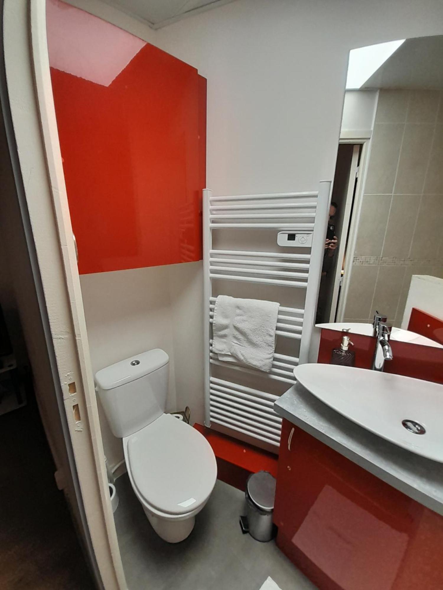 La Chaloupe 4 Panzió Thiers Kültér fotó