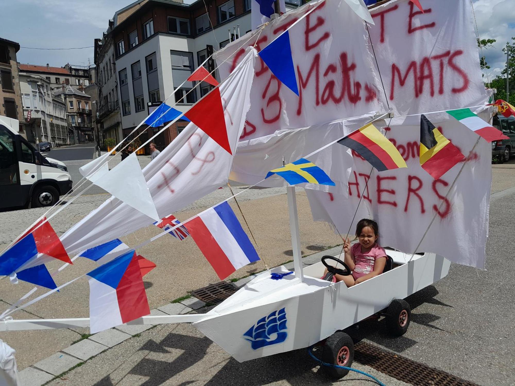 La Chaloupe 4 Panzió Thiers Kültér fotó