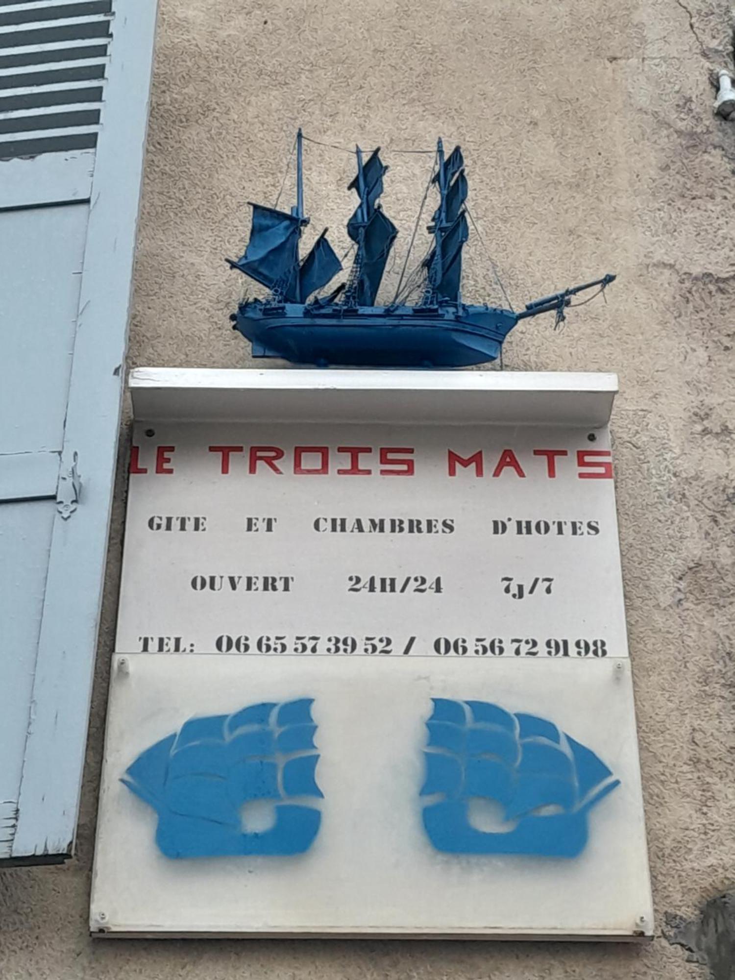 La Chaloupe 4 Panzió Thiers Kültér fotó
